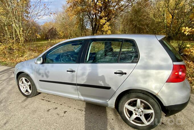 Volkswagen Golf 5 generation Hatchback 5-doors