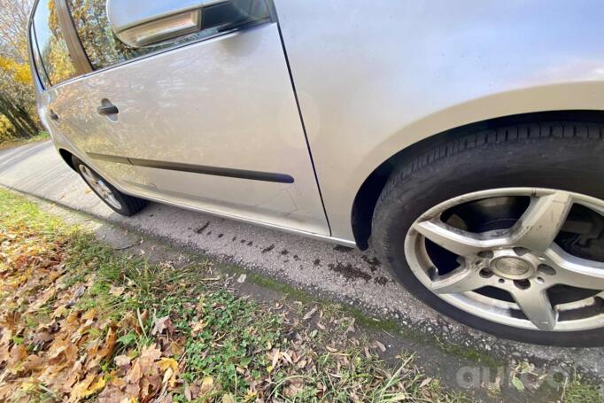 Volkswagen Golf 5 generation Hatchback 5-doors