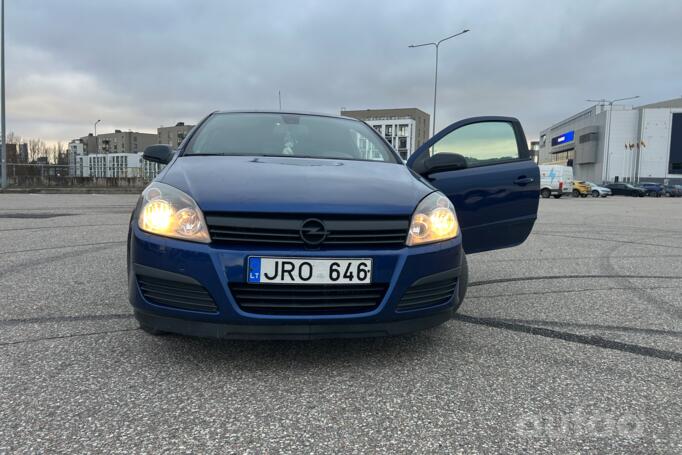 Opel Astra H Hatchback