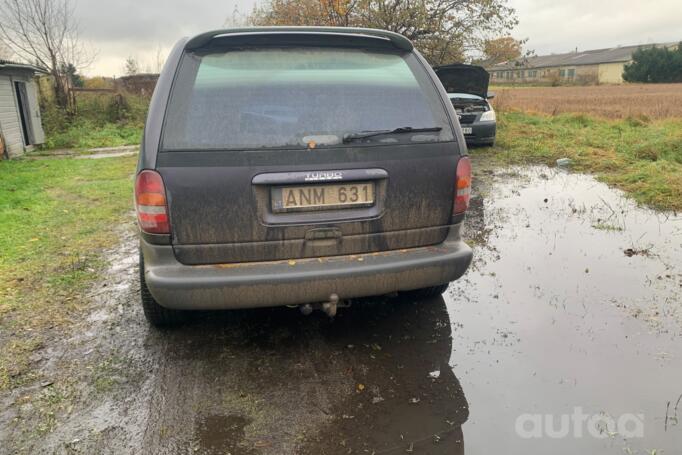 Chrysler Voyager 3 generation Grand minivan 5-doors