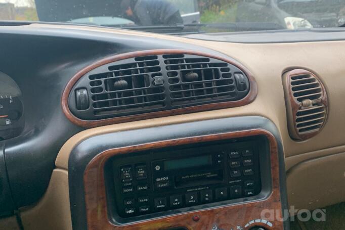 Chrysler Voyager 3 generation Grand minivan 5-doors