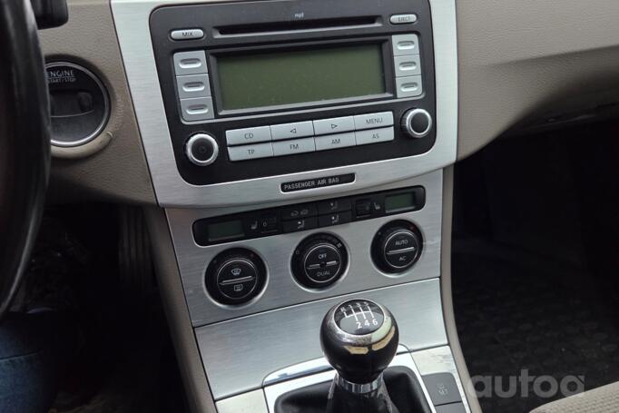 Volkswagen Passat B6 Sedan 4-doors