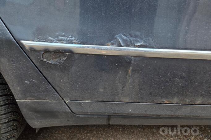 Volkswagen Passat B6 Sedan 4-doors