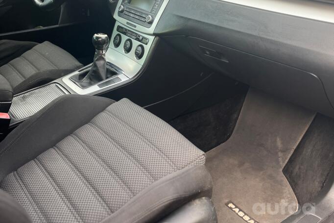 Volkswagen Passat B6 wagon 5-doors