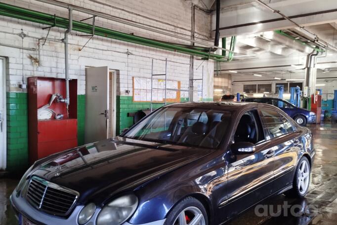 Mercedes-Benz E-Class W211 Sedan
