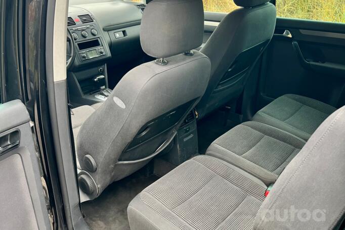 Volkswagen Touran 1 generation Minivan