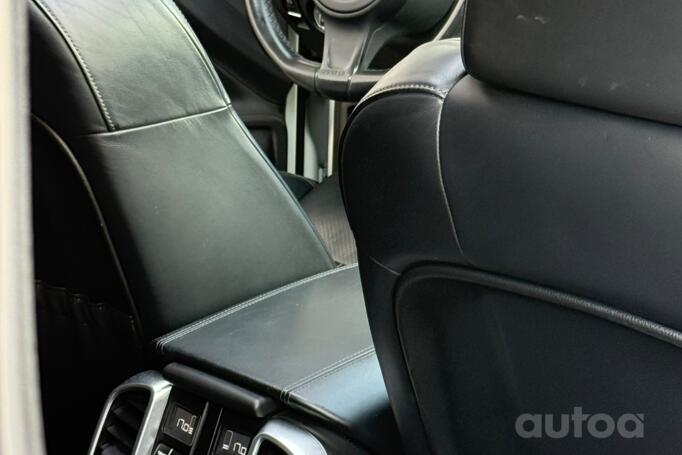 Porsche Cayenne 958 Crossover