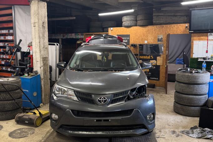 Toyota RAV 4 4 generation (XA40)