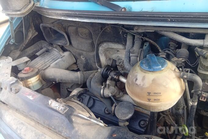 Volkswagen Transporter T4 Minivan 4-doors