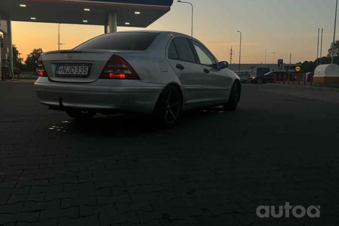 Mercedes-Benz C-Class W203/S203/CL203 Sedan 4-doors