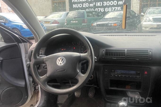 Volkswagen Passat B5 Sedan 4-doors