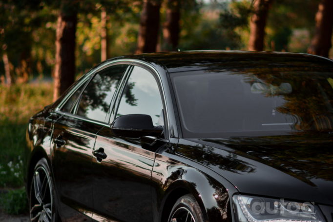 Audi A8 D4/4H Sedan