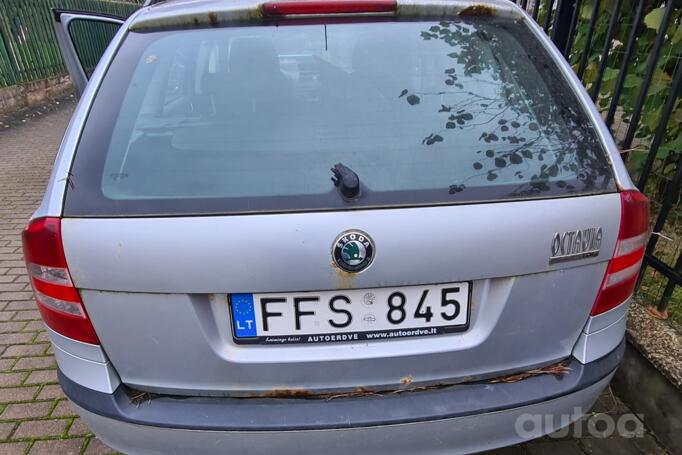 Skoda Octavia 2 generation Combi wagon 5-doors