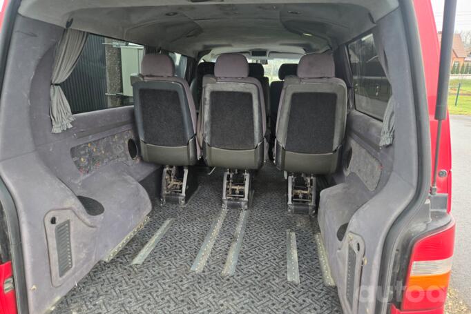 Volkswagen Transporter T5 Minivan 4-doors