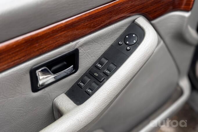 Audi 200 C3 [restyling]