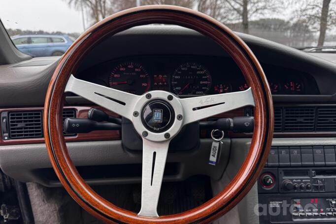 Audi 200 C3 [restyling]