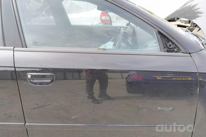 Audi RS 4 B7 Avant wagon 5-doors