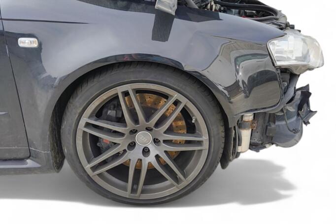 Audi RS 4 B7 Avant wagon 5-doors