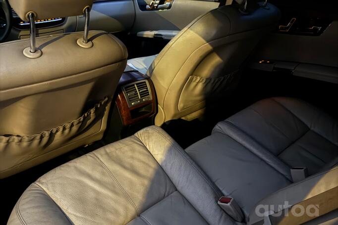 Mercedes-Benz S-Class W221 Sedan Long