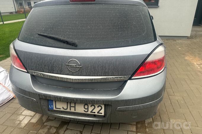 Opel Astra H Hatchback