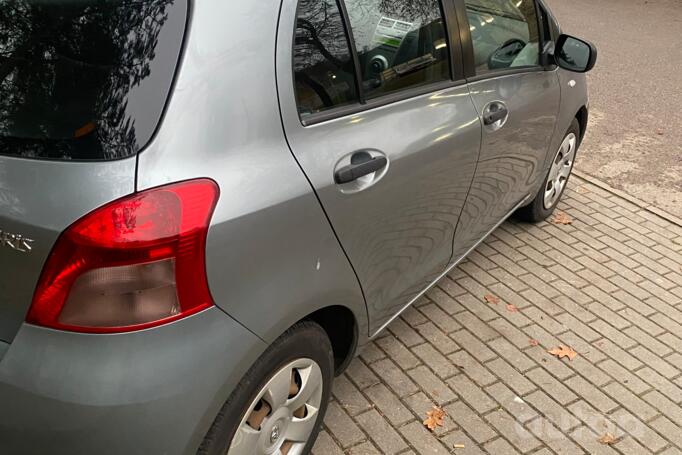 Toyota Yaris 2 generation