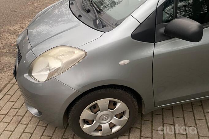 Toyota Yaris 2 generation