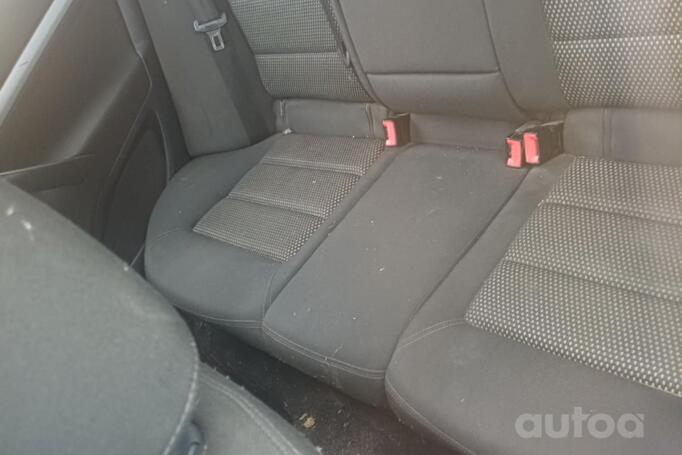 Skoda Octavia 2 generation Combi Scout wagon 5-doors