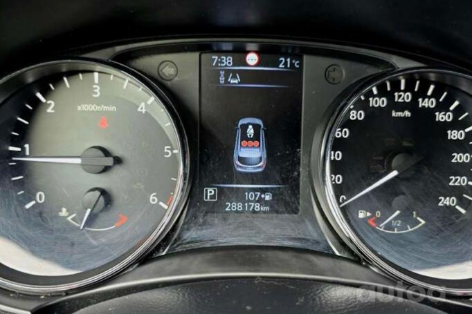 Nissan Qashqai 2 generation Crossover