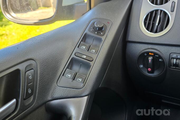 Volkswagen Tiguan 1 generation Crossover