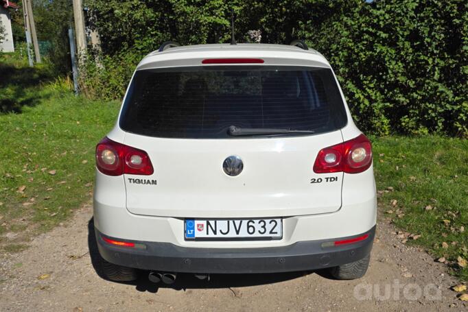 Volkswagen Tiguan 1 generation Crossover
