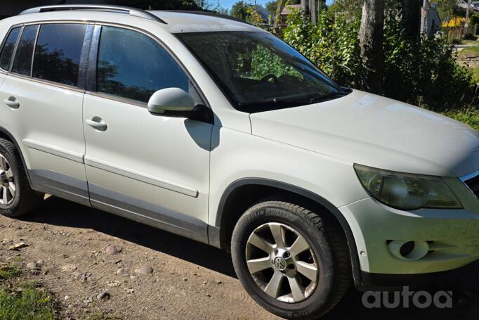 Volkswagen Tiguan 1 generation Crossover
