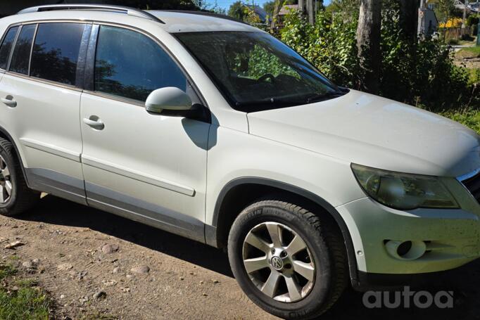 Volkswagen Tiguan 1 generation Crossover