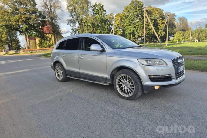Audi Q7 4L Crossover