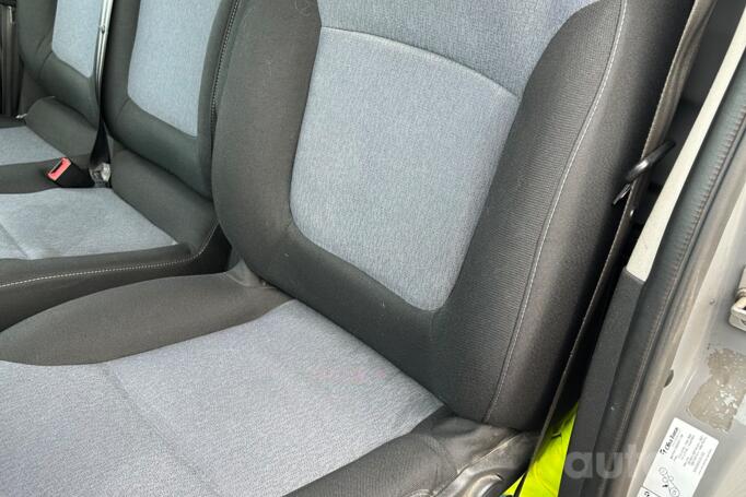 Opel Vivaro B Minivan Long