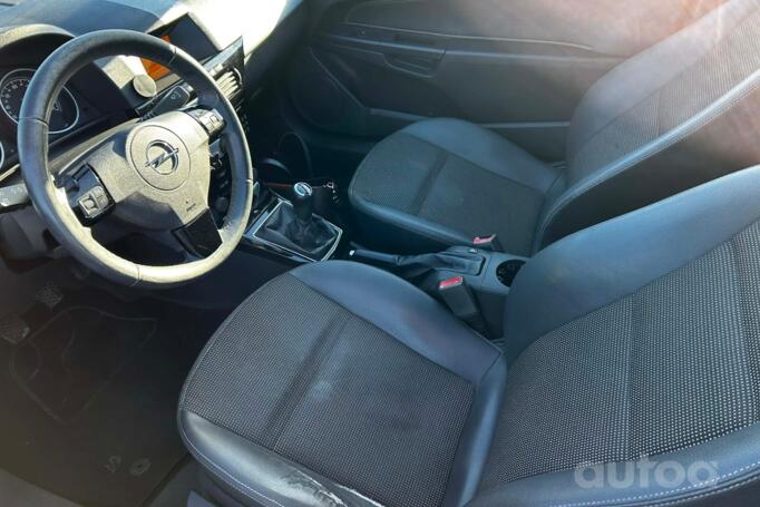 Opel Astra H [restyling]