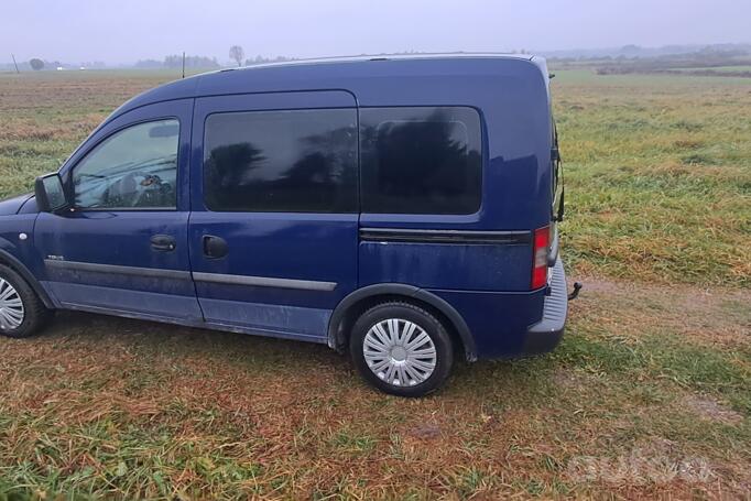Opel Combo C Tour minivan
