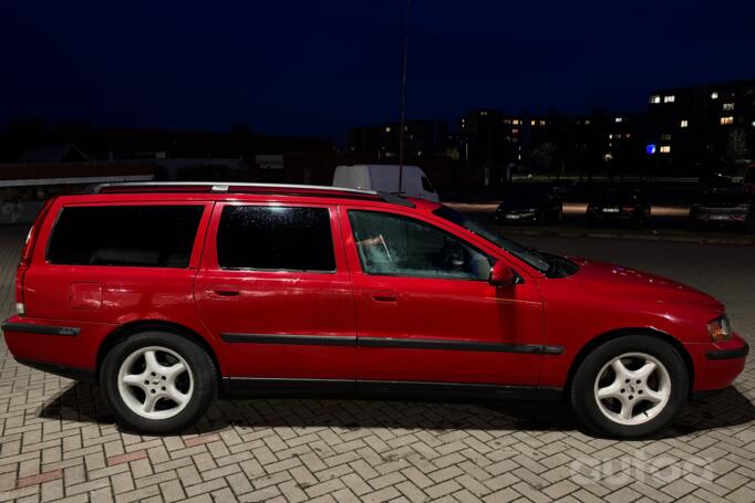 Volvo V70 2 generation wagon