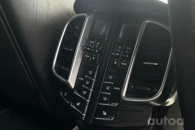 Porsche Cayenne 958 Crossover