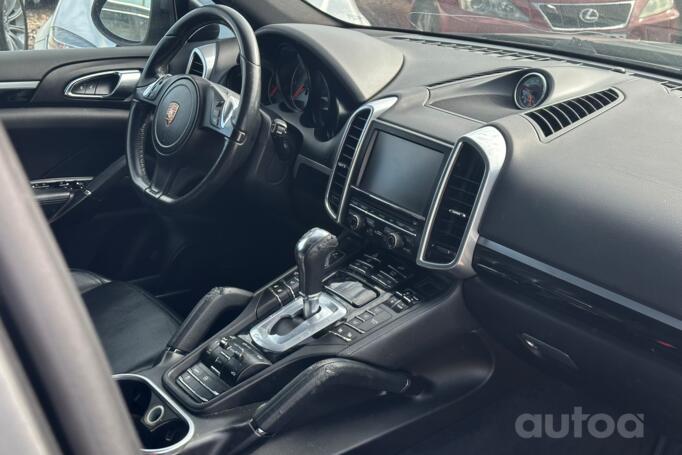 Porsche Cayenne 958 Crossover