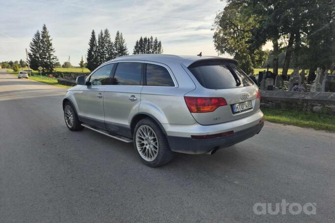 Audi Q7 4L Crossover