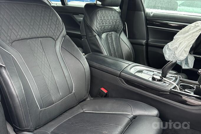 BMW 7 Series G11/G12 Sedan