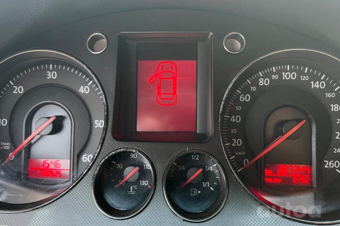 Volkswagen Passat B6 wagon 5-doors