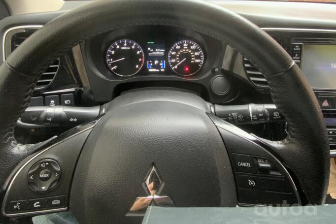 Mitsubishi Outlander 3 generation [3th restyling] Crossover