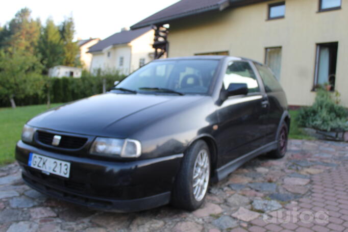 SEAT Ibiza 2 generation Hatchback 3-doors