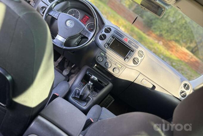 Volkswagen Tiguan 1 generation Crossover