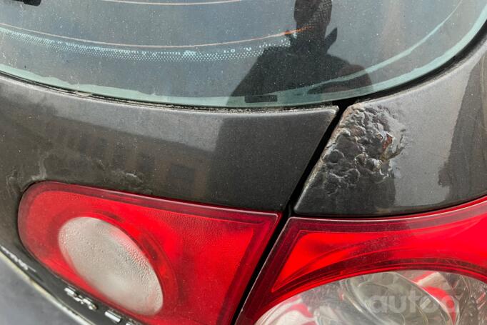 Volkswagen Passat B6 wagon 5-doors