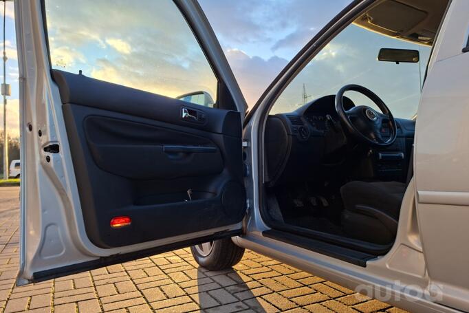 Volkswagen Golf 4 generation Hatchback 5-doors