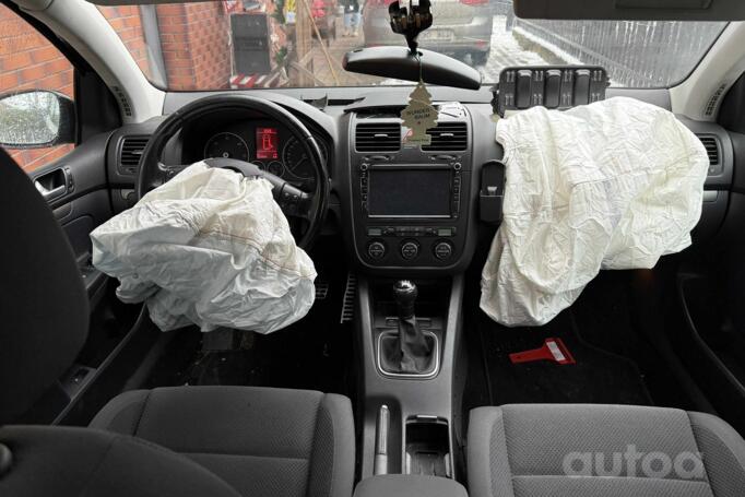 Volkswagen Golf 5 generation Hatchback 5-doors