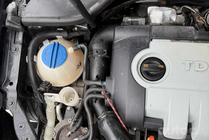 Volkswagen Golf 5 generation Hatchback 5-doors