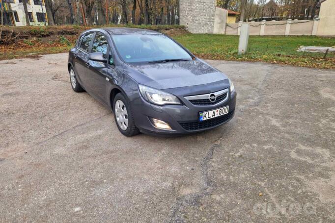 Opel Astra J Hatchback 5-doors